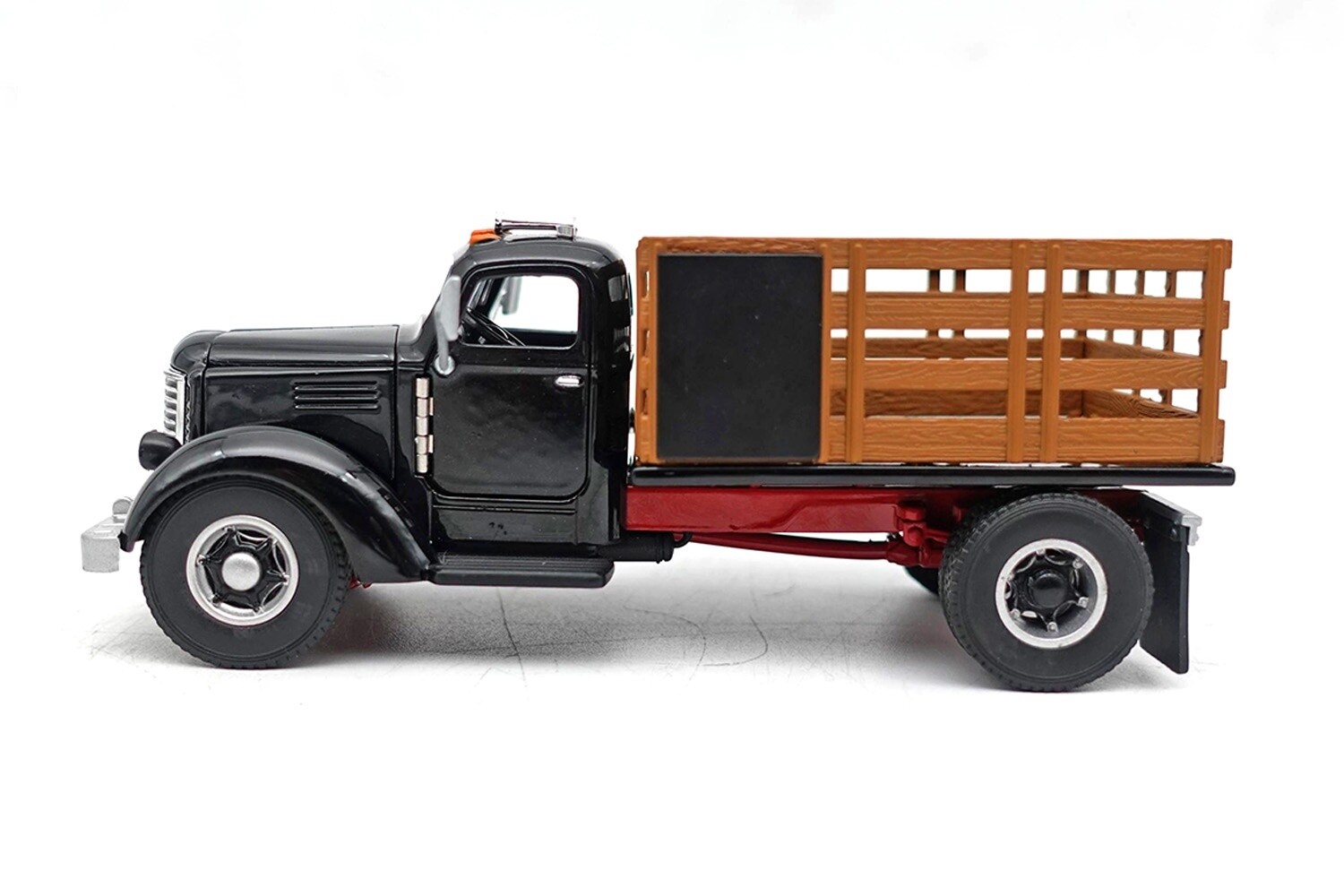 International KB-8 Stakebed Truck