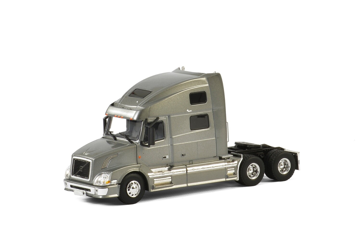 Volvo VN780 3-Axle Tractor w/Sleeper - Silver
