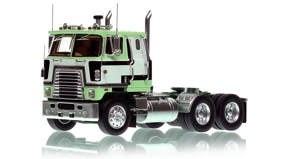 International 4070B Transtar II Tractor - Pale Green &amp; Green