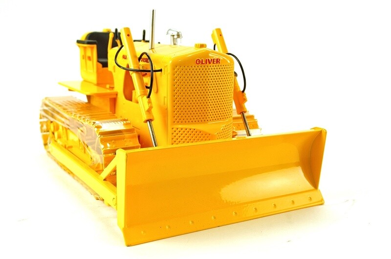 Oliver OC-12 Crawler w/Blade - 1:16