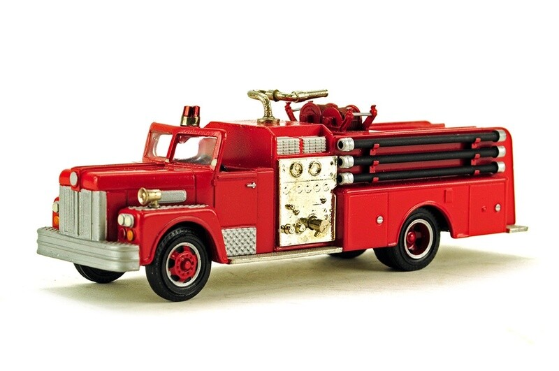 Maxim Open Cab Pumper Truck - Red - 1:64