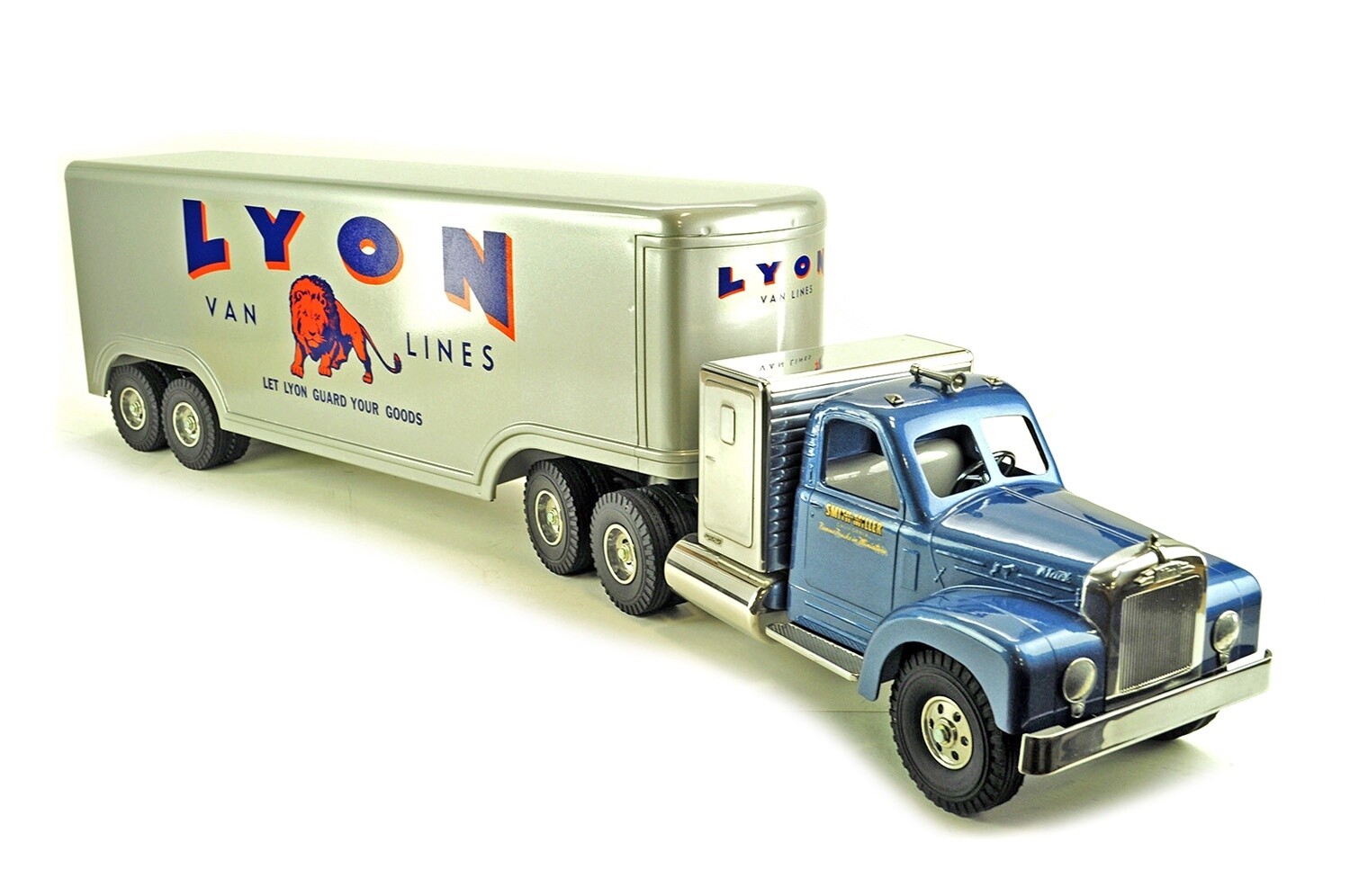 Mack B Model w/Van Trailer - Lyon Van Lines - 1:16