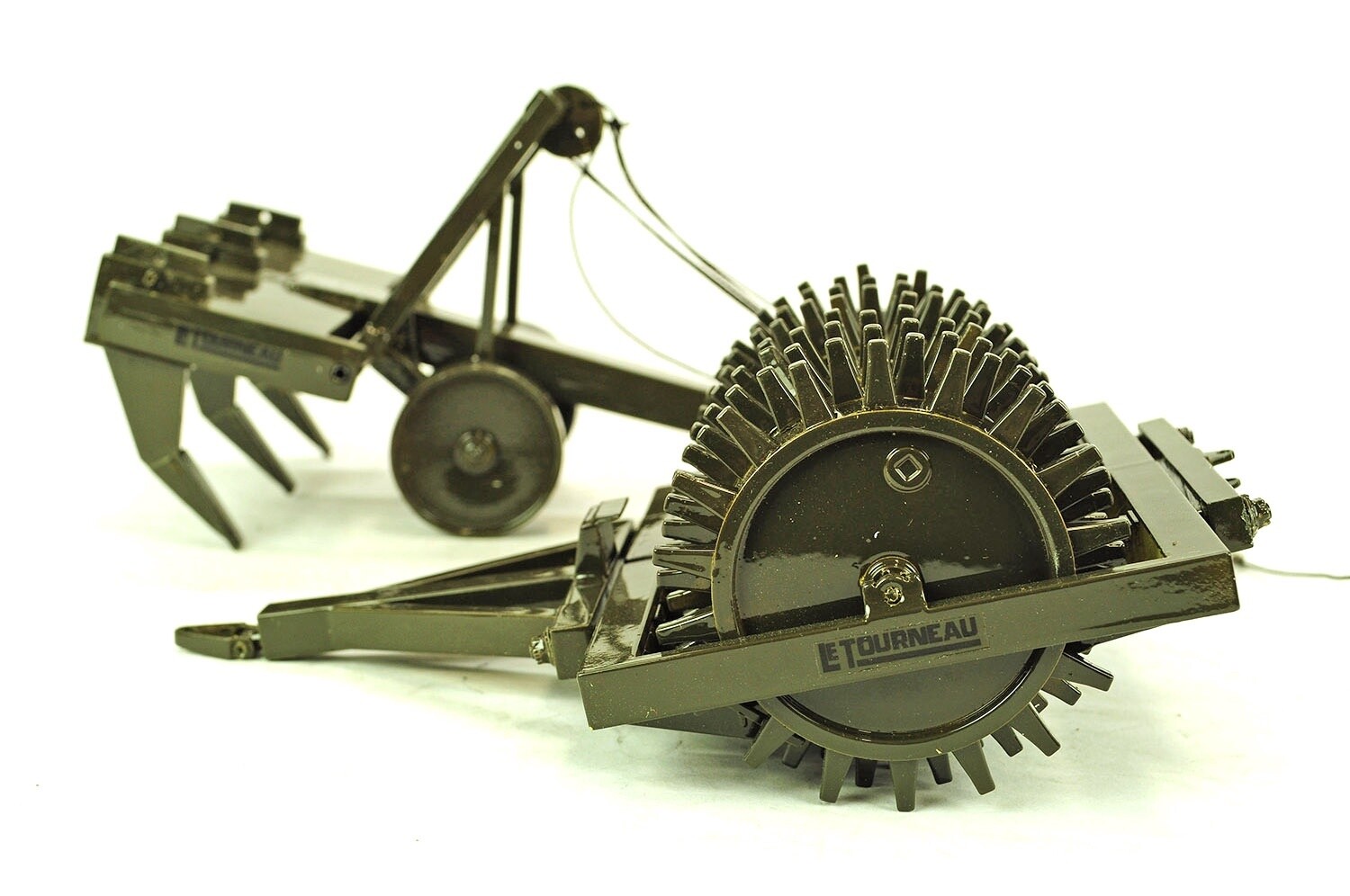 LeTourneau Sheepsfoot Roller + Pull Ripper - Military Green - 1:24