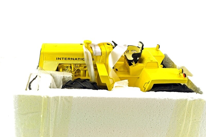 International 4100 Industrial Tractor - 1:16