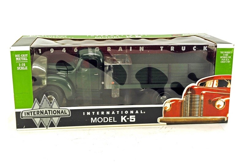 International K-5 1946 Grain Truck - 1:16