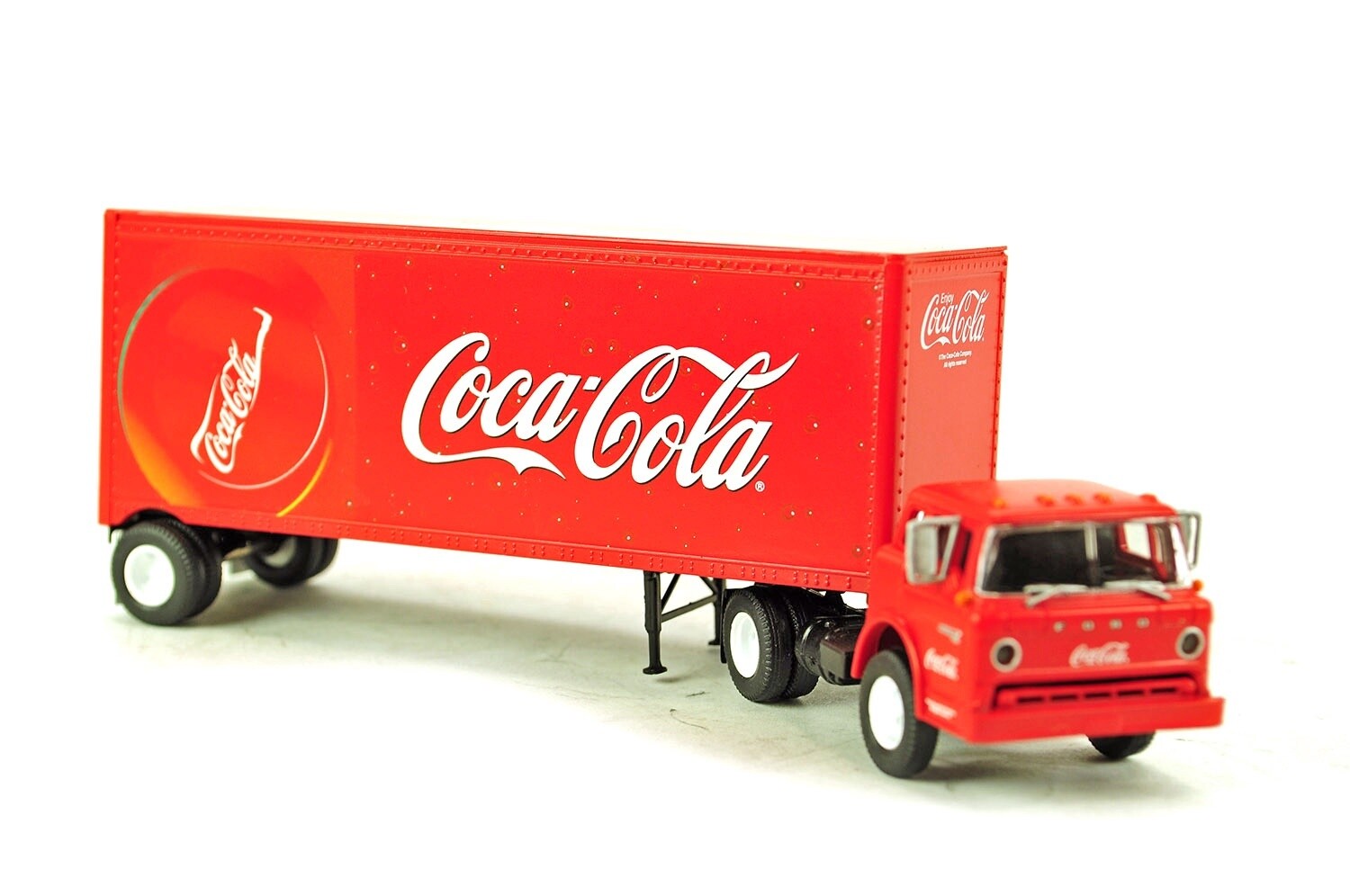 Ford C Tractor w/Coke 28' Pup Trailer - 1:87