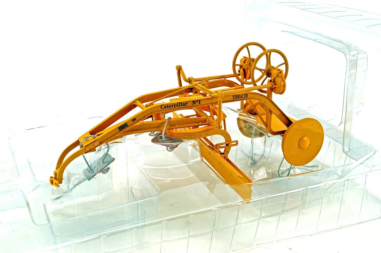 Caterpillar No 1 Terracer - Yellow - 1:16