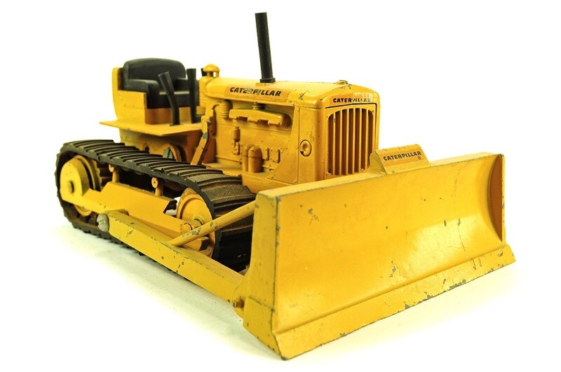 Caterpillar D6 Bulldozer - 1:16