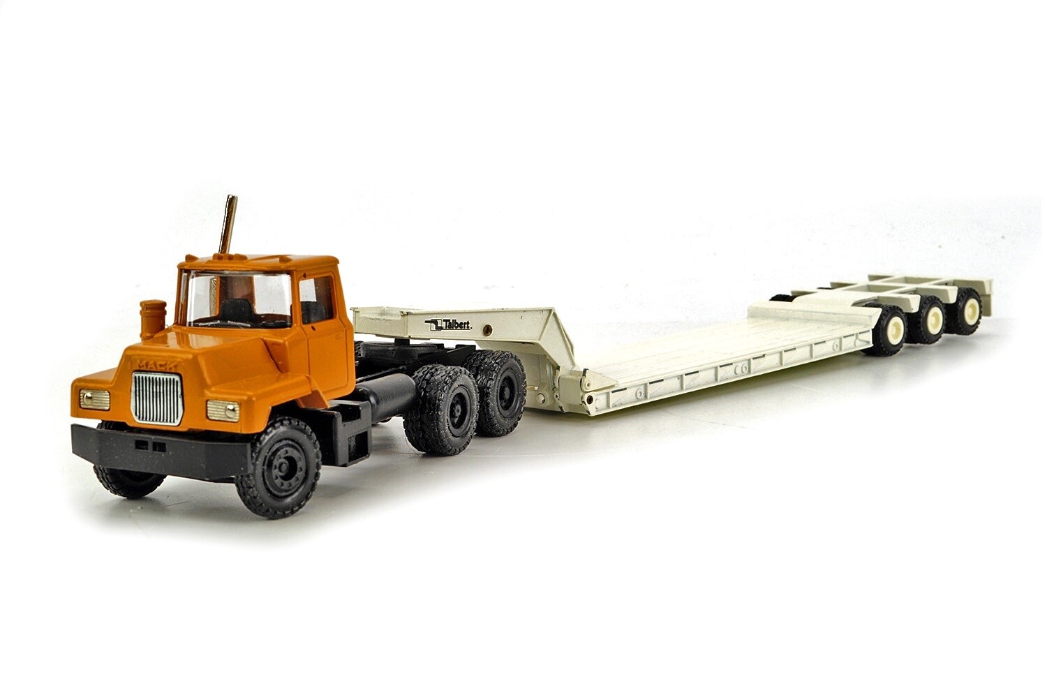 Mack R-Model w/Talbert Lowboy