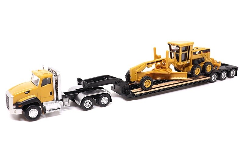 Caterpillar CT660 Day Cab w/Lowboy &amp; Cat 163H Grader - 1:87