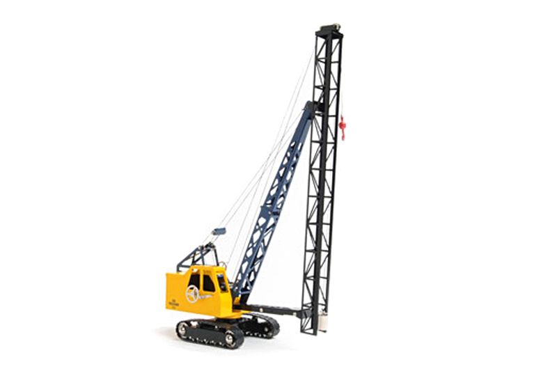 Michigan C-24 Crawler Crane w/Pile Driver - 1:48