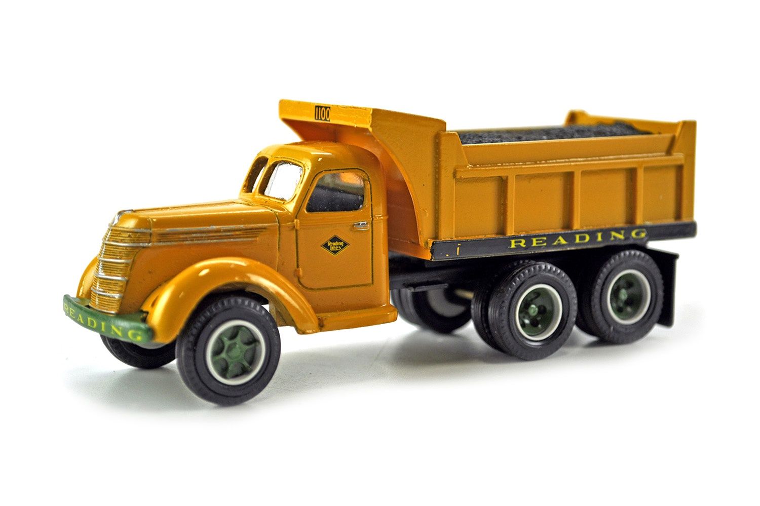 International Harvester 1100 Dump Truck  - Reading - Yellow - 1:55