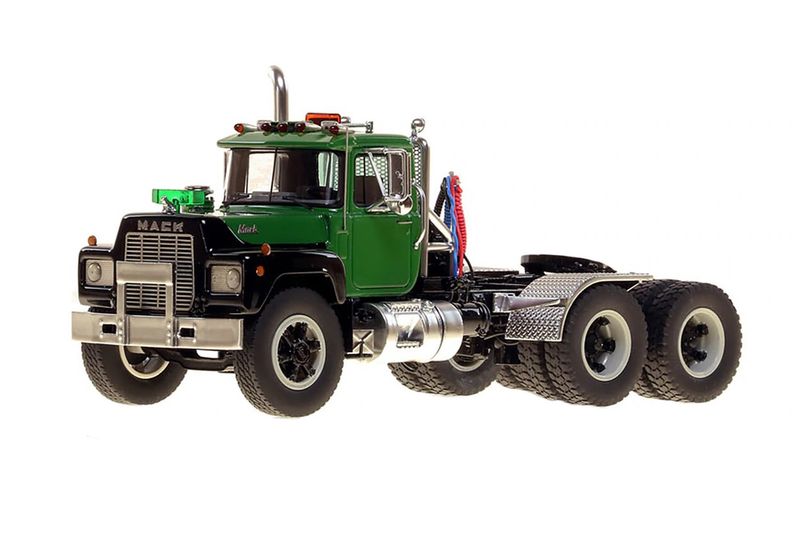 Mack RD688 SX 1987 Tandem Axle Tractor - Green/Black Fenders