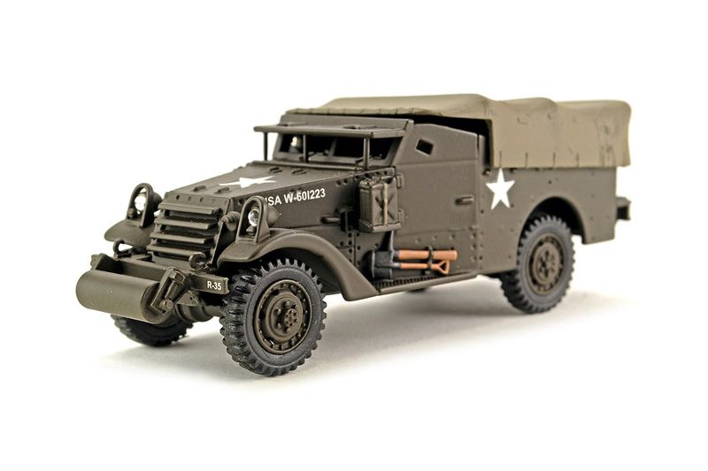 White M3A1 Scout Car w/ Removable Tarp - 1:48