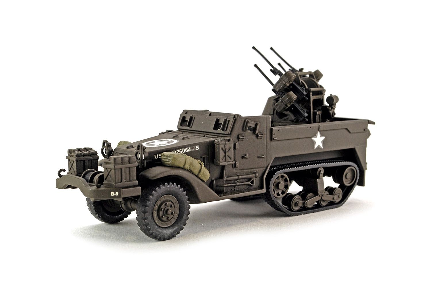 White M16 Half Track w/Front Winch - 1:48