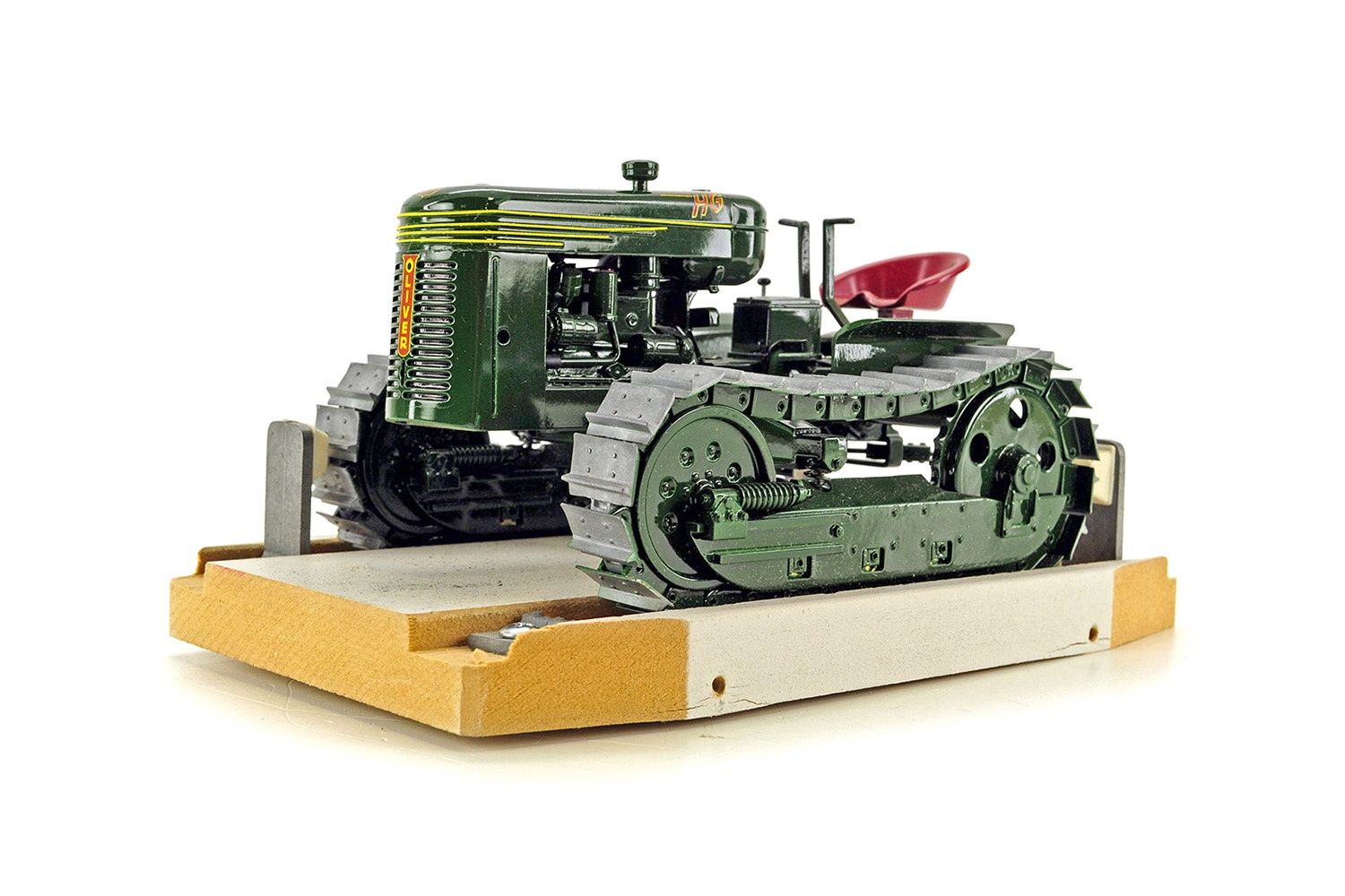 Oliver HG Wide Gauge Tractor - 1950  - 1:16