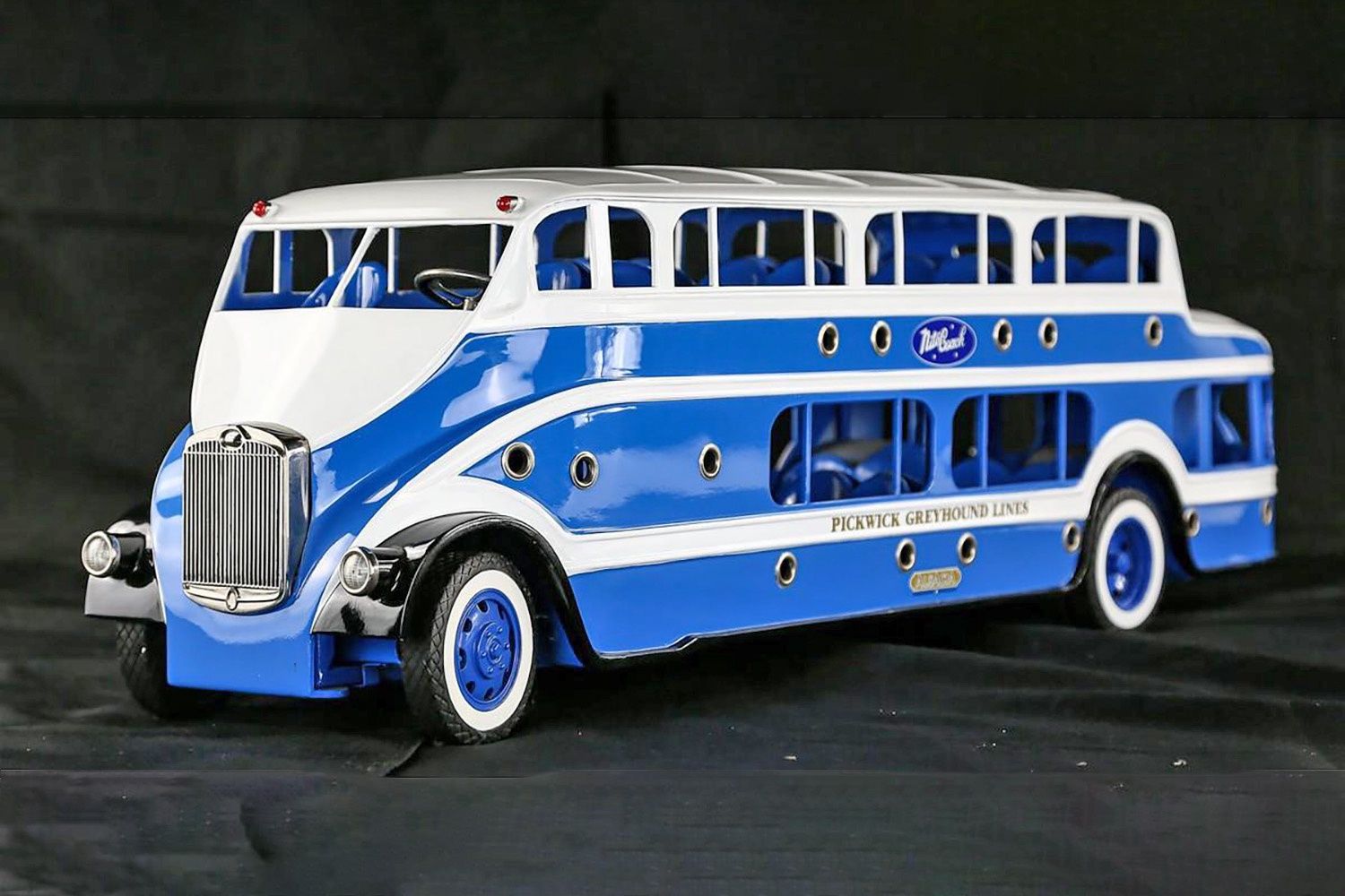 Greyhound Nite Coach - 1:8