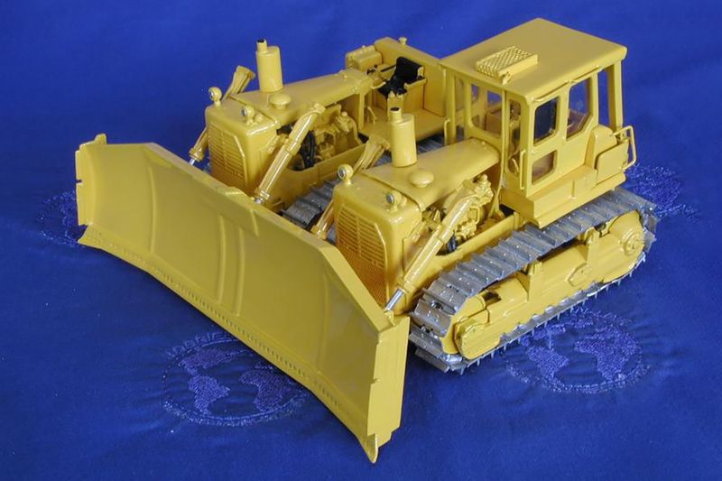 Caterpillar D9H SxS Straight Blade Dozer
