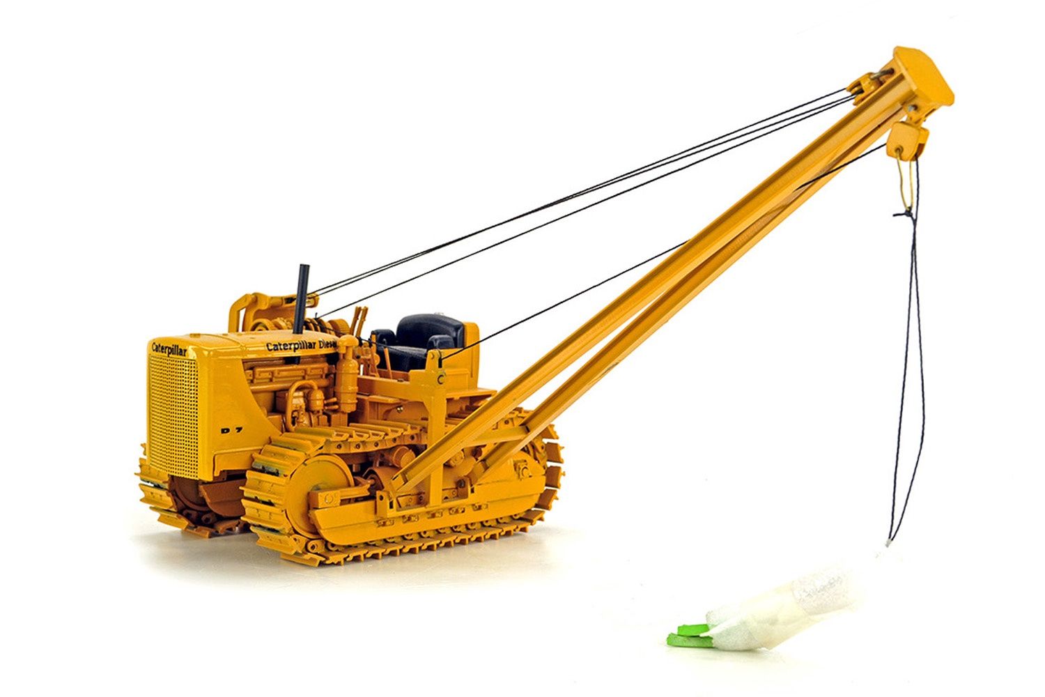 Caterpillar D7 Pipelayer - 1:24