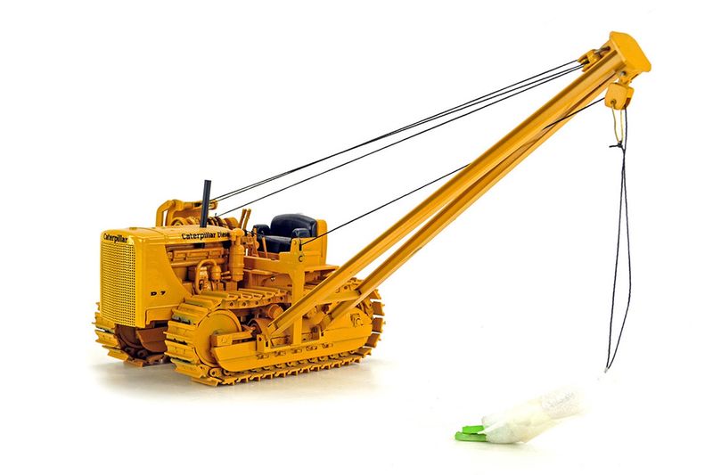 Caterpillar D7 Pipelayer - 1:24
