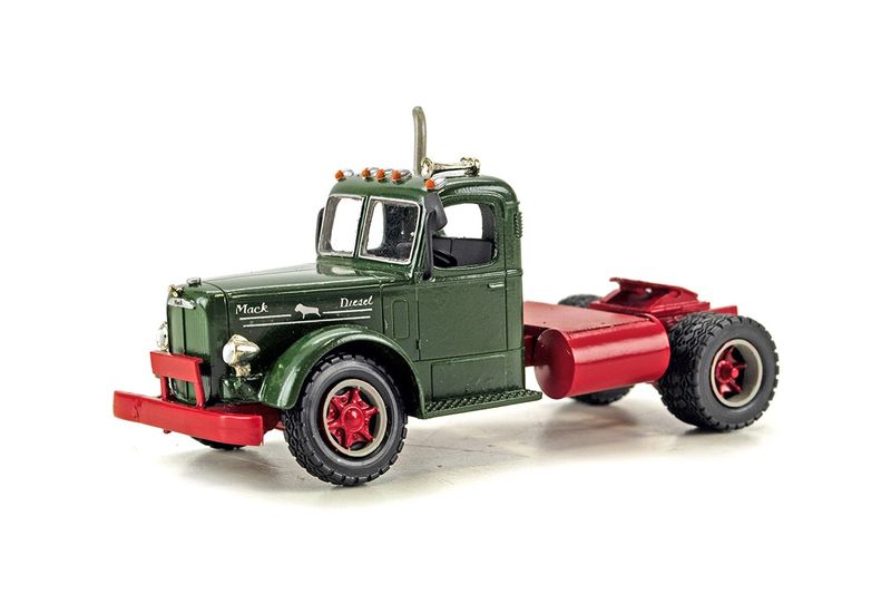 Mack B-61 Tractor - Red/Green - 1:43