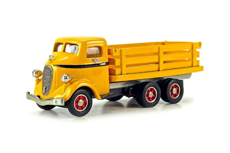 Studebaker COE Tandem Stake Truck - Yellow - 1:43