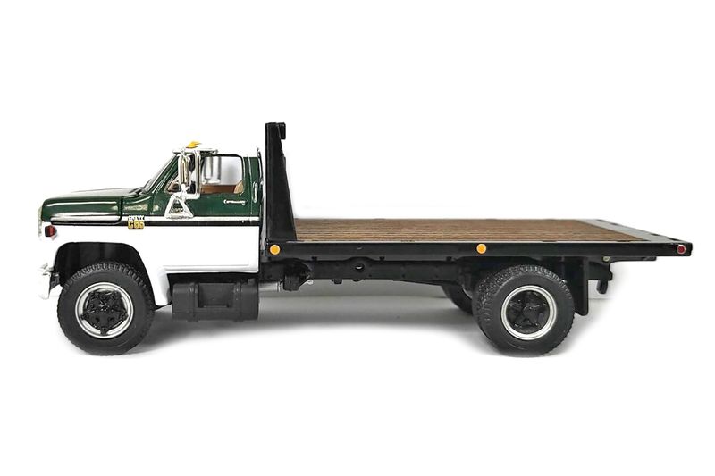 Chevrolet C65 w/Single Axle Flatbed - White/Black - 1:64
