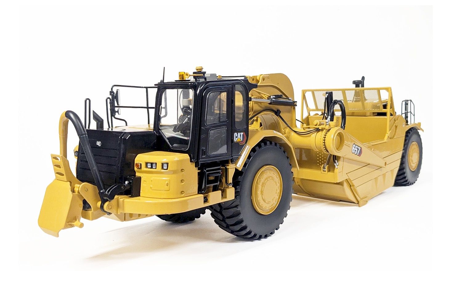 Caterpillar 657 Wheel Tractor Scraper - 1:24