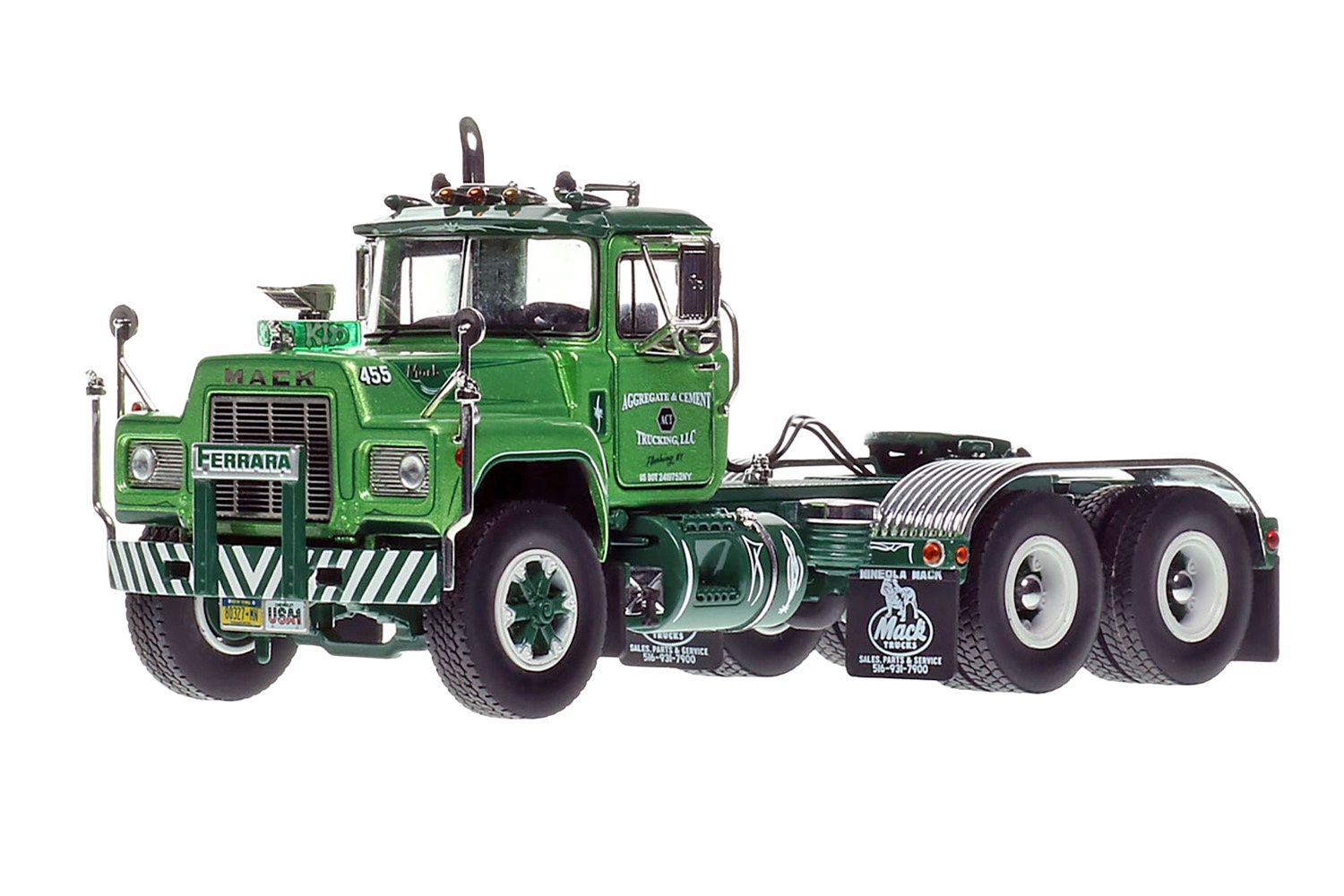 Mack R 688ST Tandem Axle Tractor - Aggregate &amp; Cement Trucking