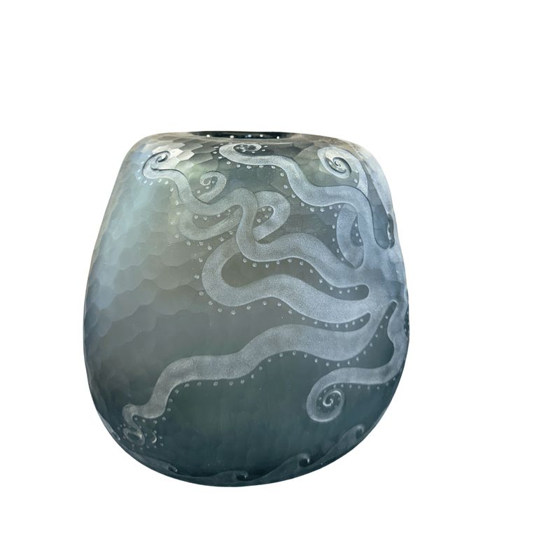 207 Grey large vase w/ octopus