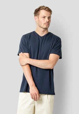 Clean Cut Copenhagen madrid v-neck tee navy blauw Clean Cut Copenhagen madrid v-neck tee navy blauw