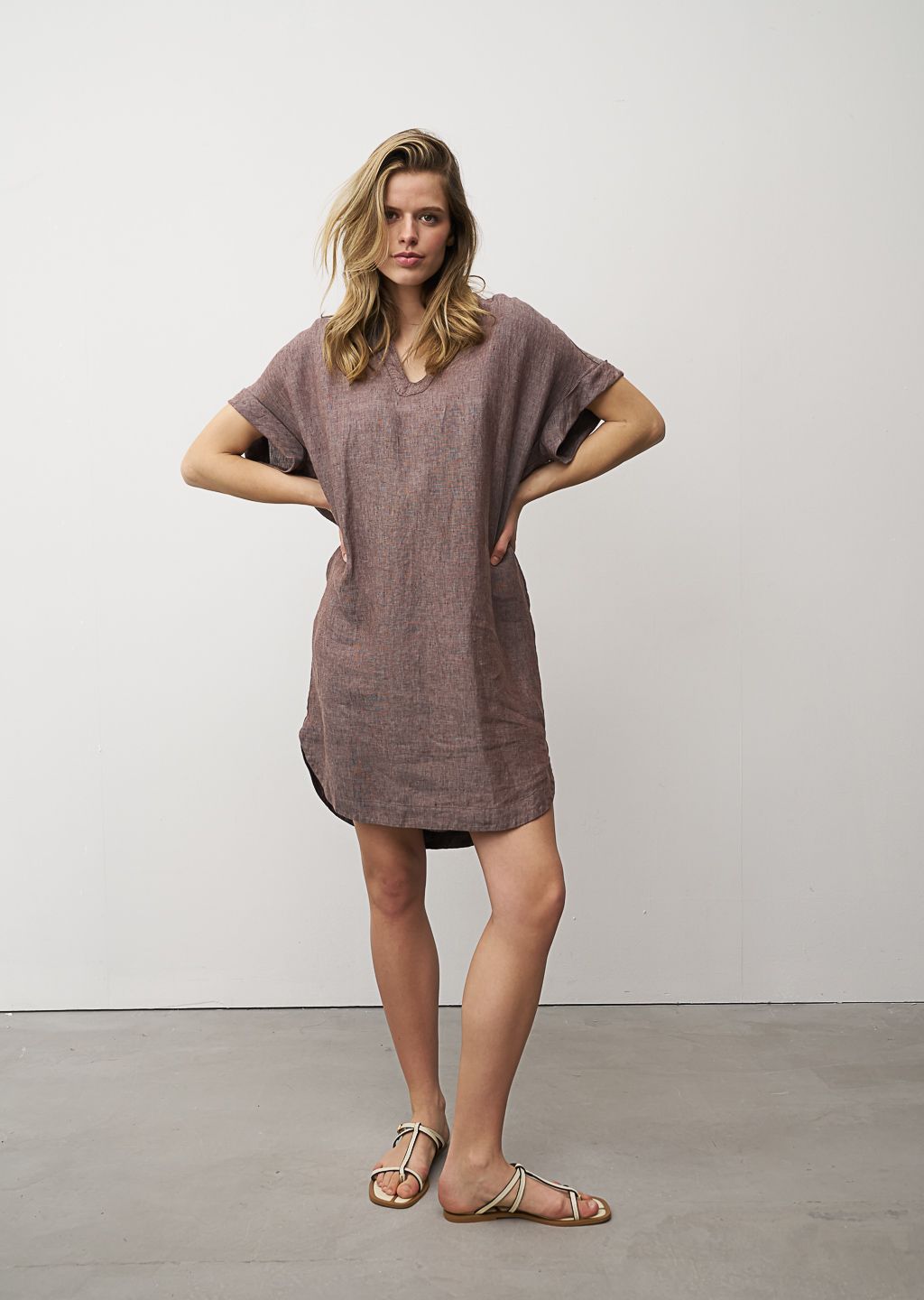 0039 Italy linnen dress bruin