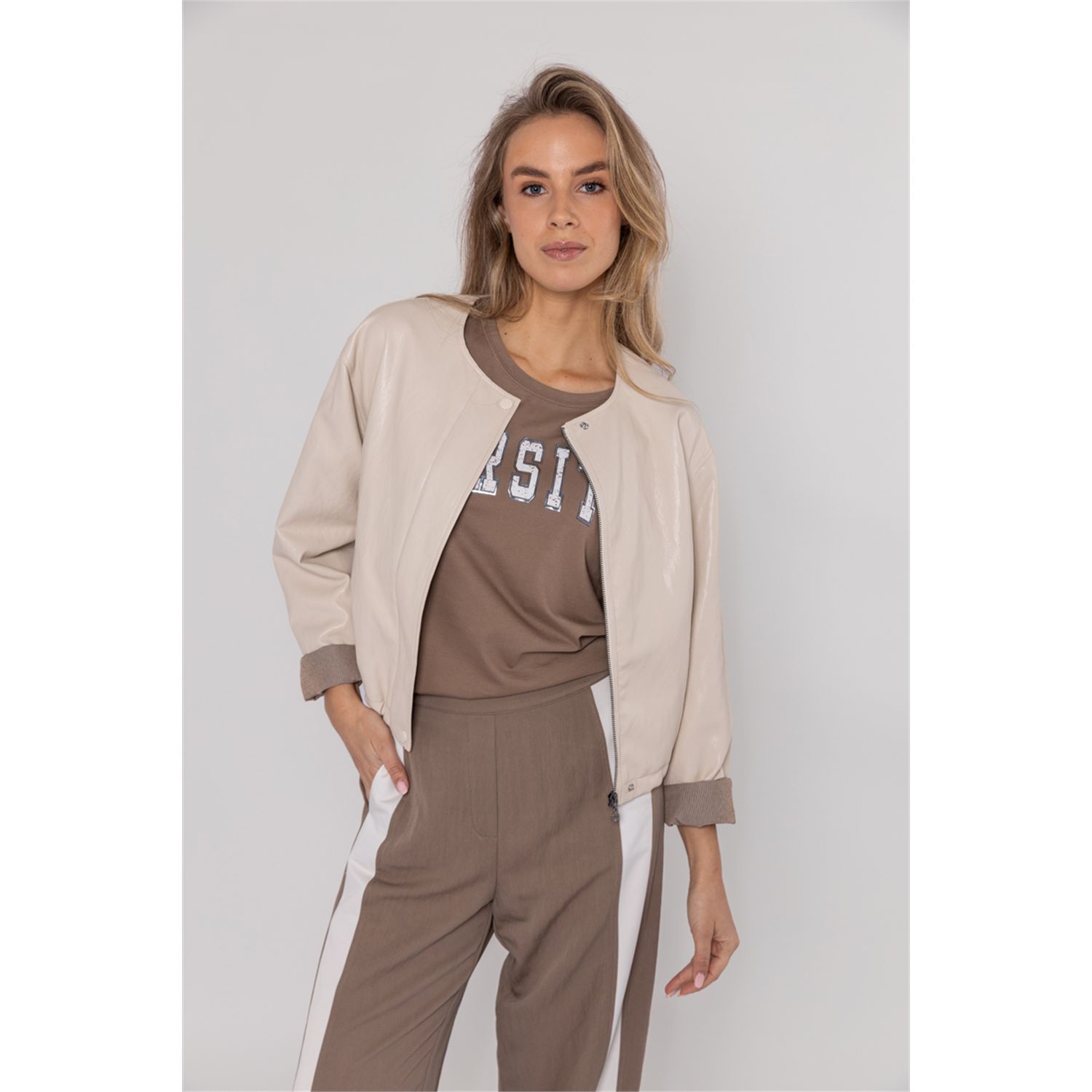 Poools short jacket off white