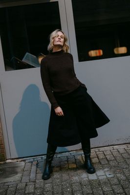 Aimee the Label turinW6 knitted sweat bruin
