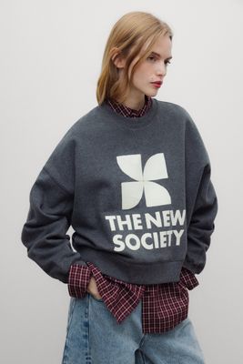 The New Society logo woman sweat grijs