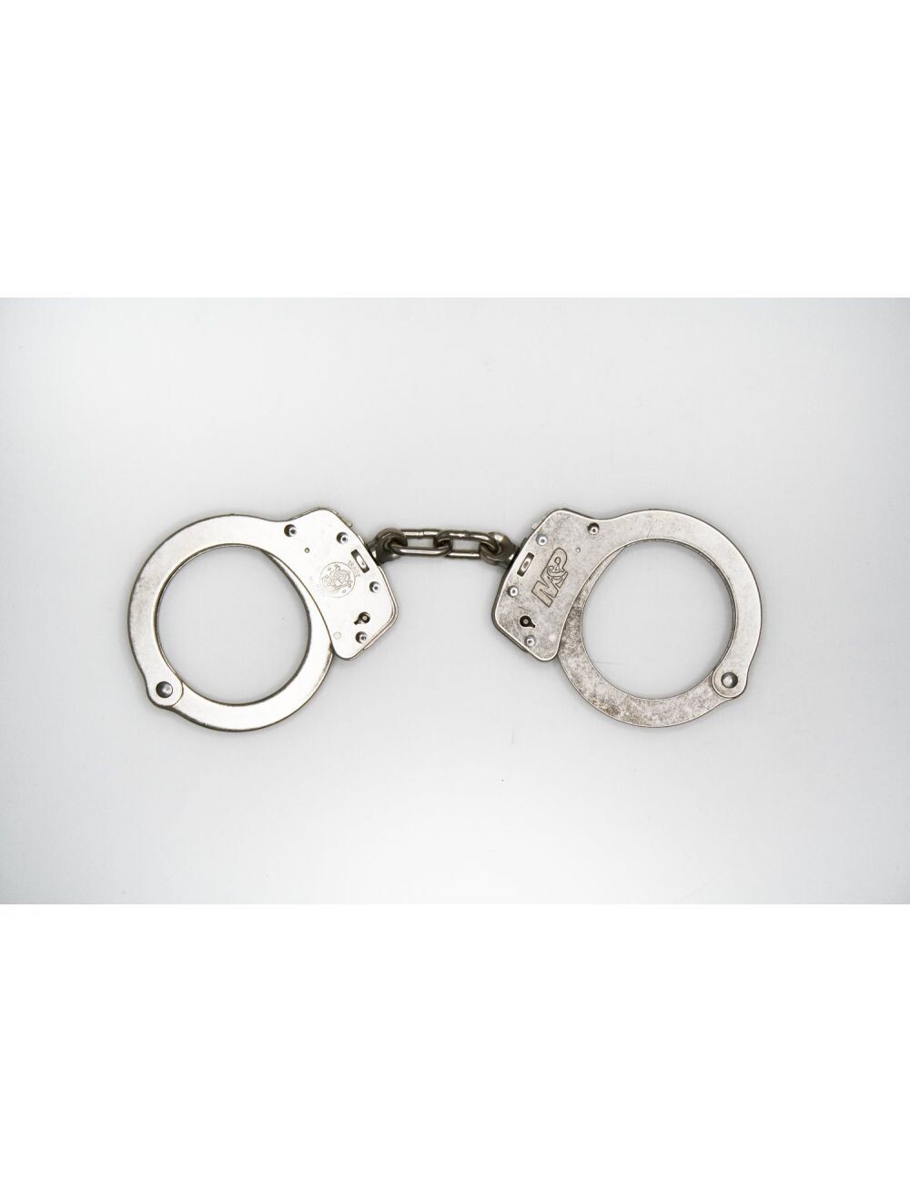 Smith &amp; Wesson Model 100 Lever Lock Handcuffs, Color: Nickel