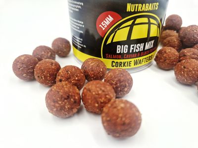 CORKIE WAFTER - Big Fish Mix – Salmon Caviar &amp; Black Pepper