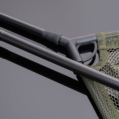 GTNC CARBON COMPACT LANDING NET 42″ (RETRAIBILE)