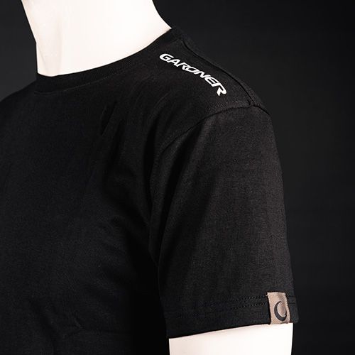 BLACK T-SHIRT