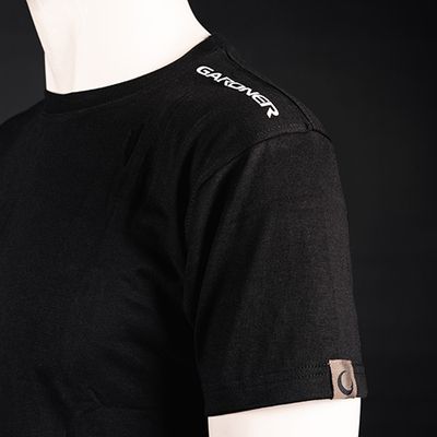 BLACK T-SHIRT