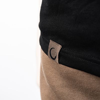 BLACK T-SHIRT