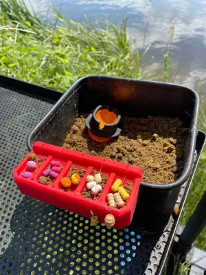 KLIP-ON BAIT TRAY