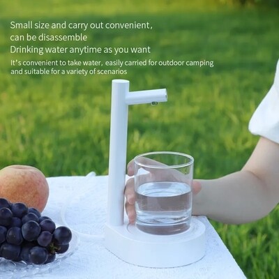 Desktop water dispenser