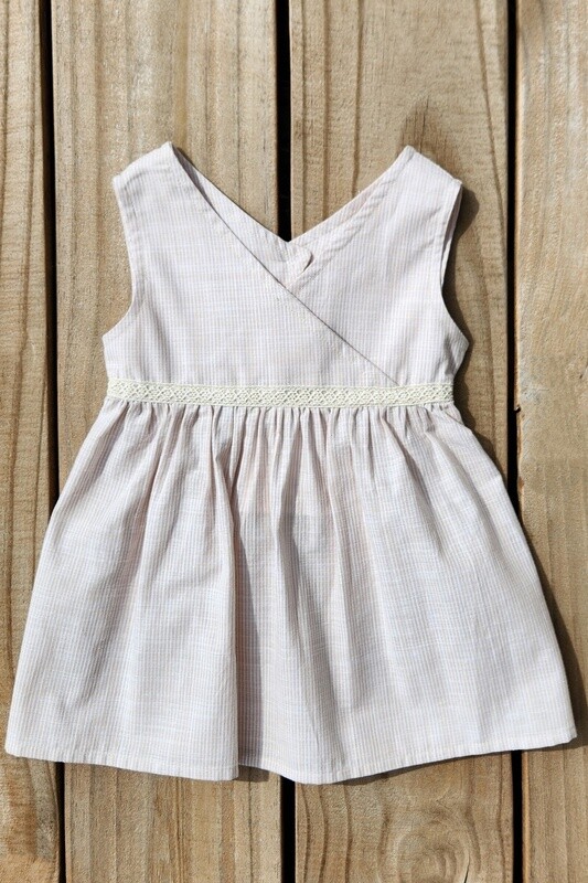 girl&#39;s striped back detailed dress