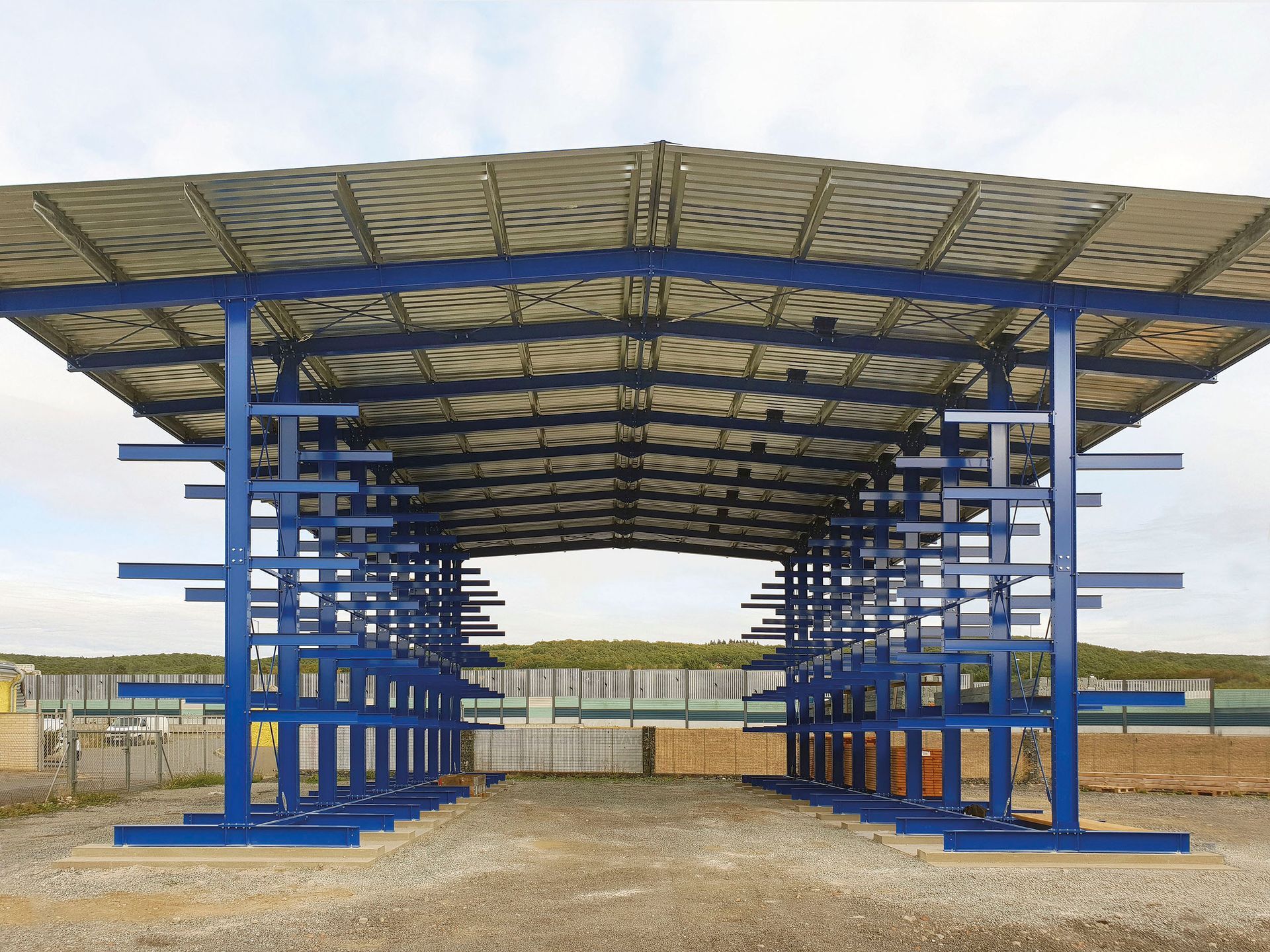 Vidutiniai ir sunkūs konsoliniai stelažai