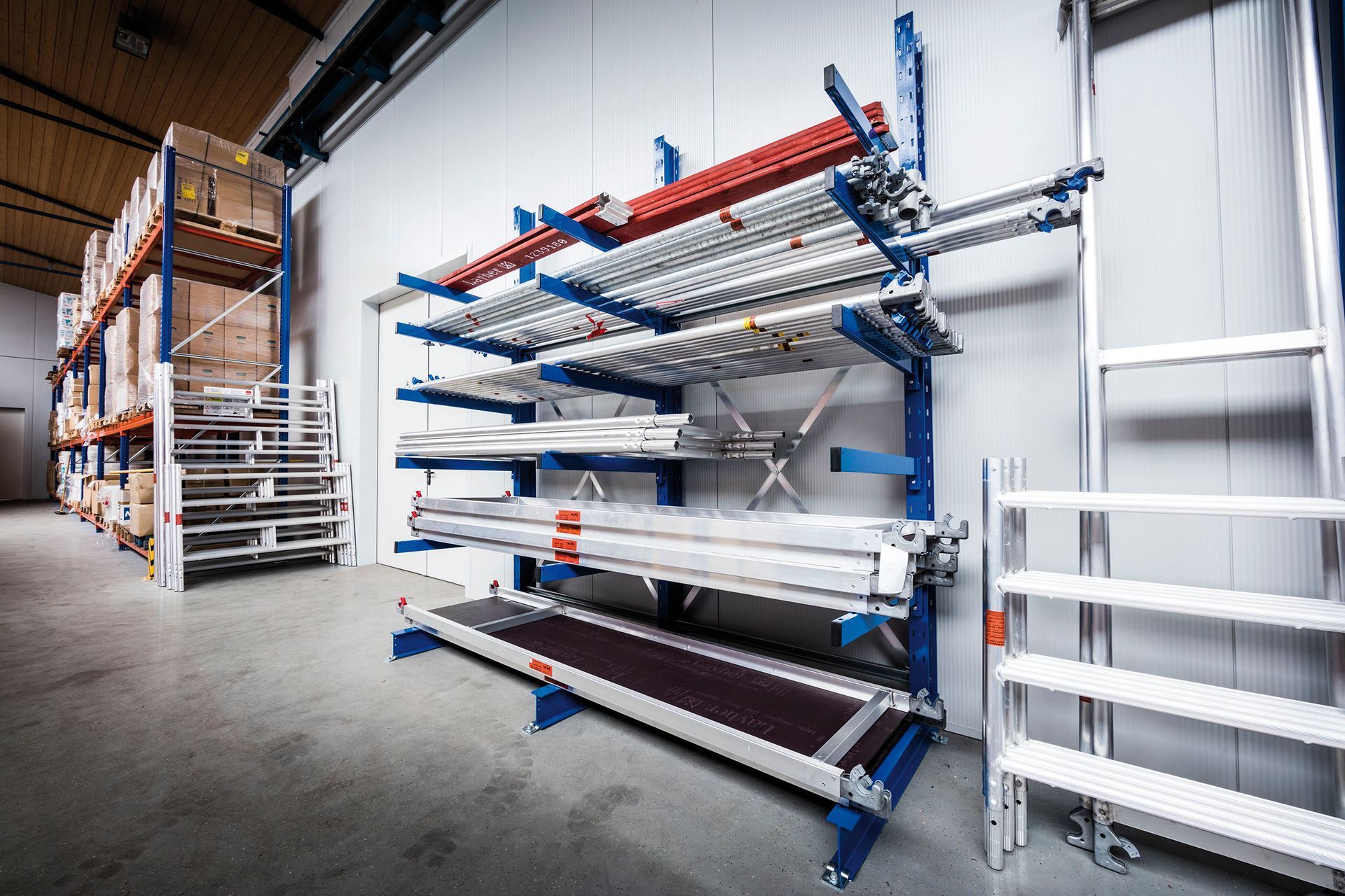 Lengvi konsoliai stelažai