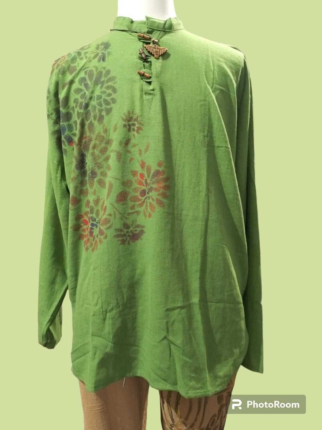 Camisa cuello mao, talla XL, verde pistacho, manga larga, flores.