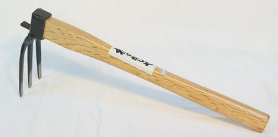 KUSAKICHI Sanbon Hoe (390mm) Wood Handle
