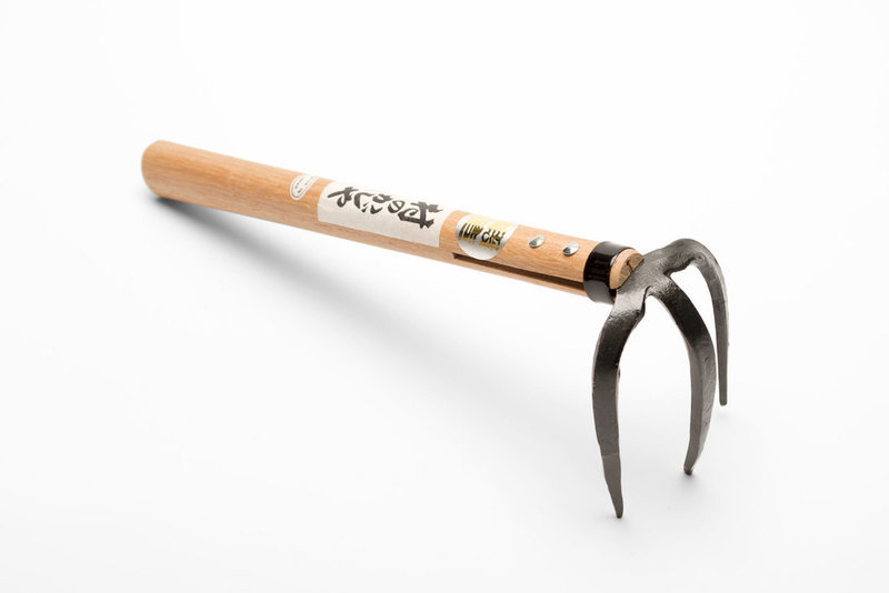 KUSAKICHI Bear Claw — 3-Prong Cultivator KUSAKICHI Bear Claw — 3-Prong Cultivator