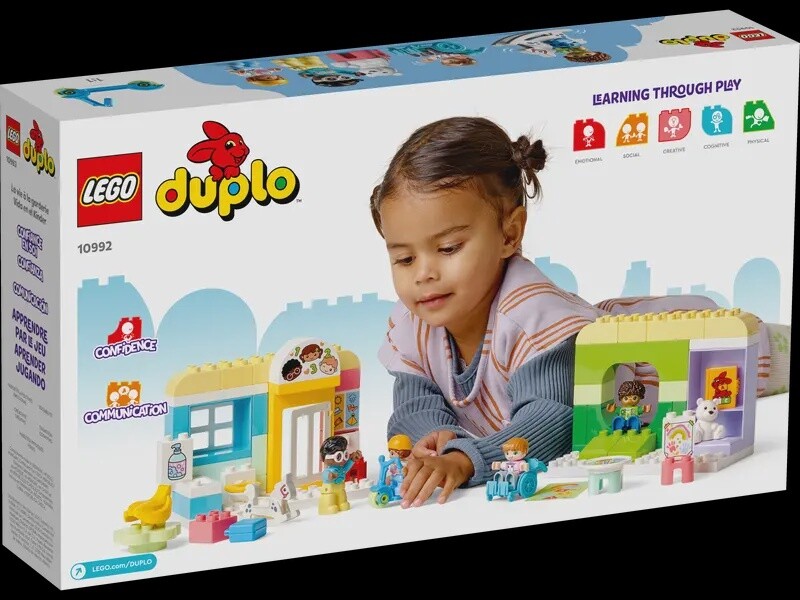 10992 LIFE AT THE DAY-CARE CENTER